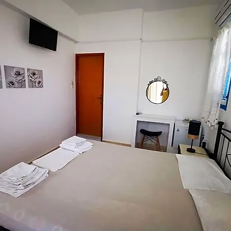 Nikos Hotel