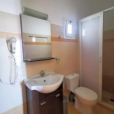 Nikos Hotel *