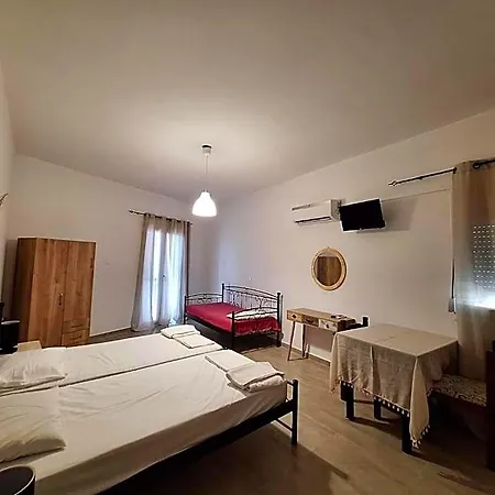 Nikos Hotel *