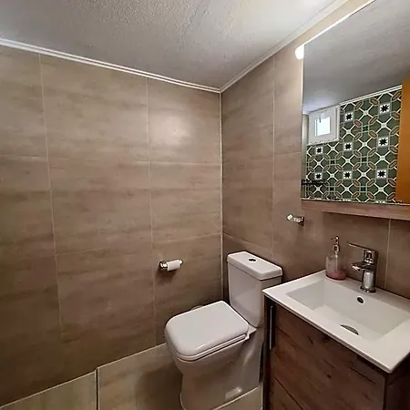 Nikos Hotel