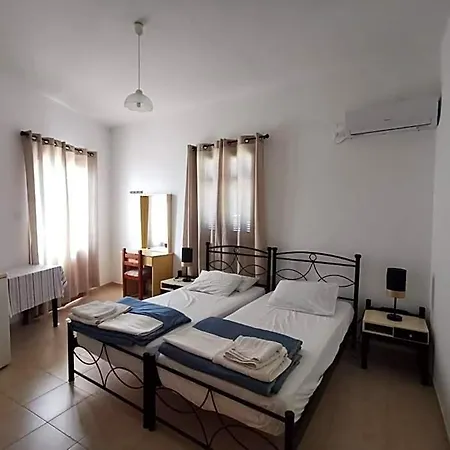 Nikos Hotel
