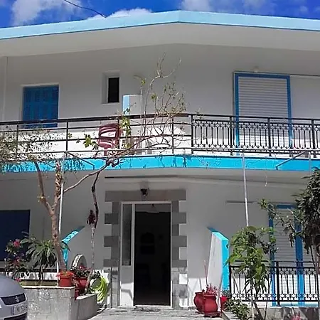 Nikos Hotel