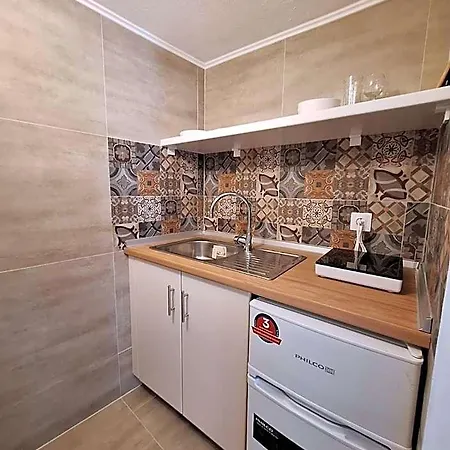 Nikos Hotel
